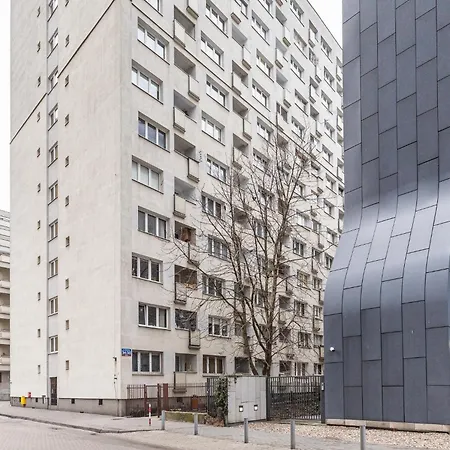 Superapart Zelazna 34 * Warschau