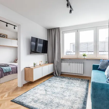 Superapart Zelazna 34 *